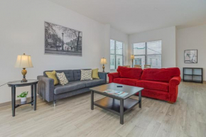 Downtown 2 Story Loft, Sleeps 6, Pet Friendly, 10' ceilings, 304